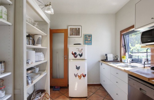 Beijos House | Holiday Home 'Casa De Andrães Magnolias' with Shared Pool, Wi-Fi and Air Conditioning