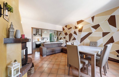 Avegno House | Holiday Home 'Rebecca's Home' with Mountain View, Private Garden and Wi-Fi