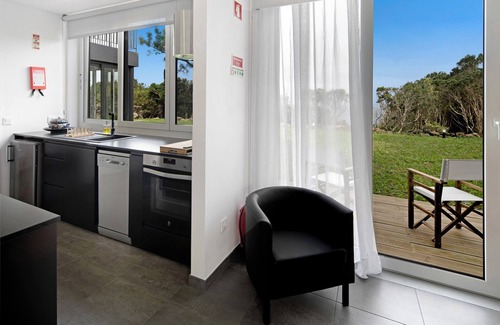 Biscoitos House | Holiday Home "Rocha do Mar 1" with Sea View, Shared Pool & Wi-Fi