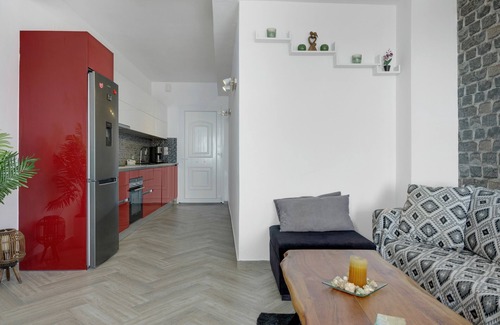 Vourvoulos House | Holiday Home 'Santoneta Villa Imerovigli' with Sea View, Wi-Fi and Air Conditioning