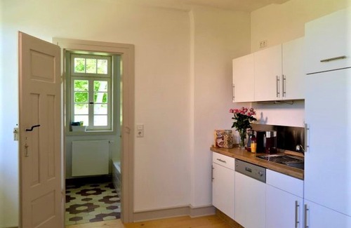 Großropperhausen House | Holiday Home 'Schäferhaus' with Private Terrace and Shared Garden