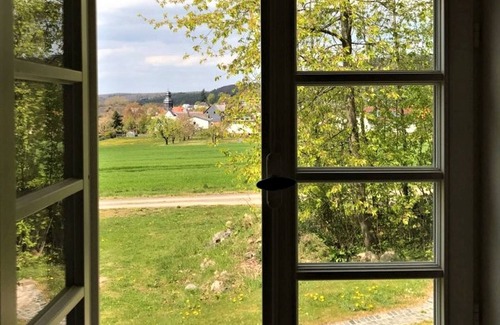 Großropperhausen House | Holiday Home 'Schäferhaus' with Private Terrace and Shared Garden