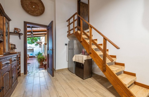 Capoterra House | Holiday Home 'Su Pardu' with Private Terrace and Private Garden