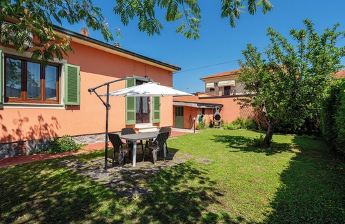 Pieve a Nievole House | Holiday Home 'Tuscany Relax Con Giardino' with Private Garden, Wi-Fi and Air Conditioning