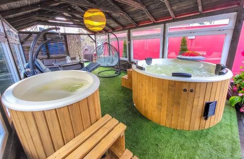 gmina Wolin House | Holiday Home Vegas - HOUSE AND GARTEN FOR EXCLUSIVE USE