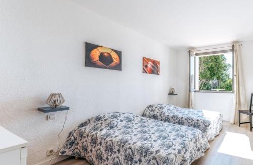 Cavalaire-sur-Mer House | Holiday Home Villa Cannelle by Interhome