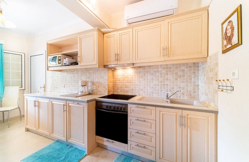 Gouvia House | Holiday Home 'Villa Atalanti' with Private Pool, Wi-Fi and Air Conditioning