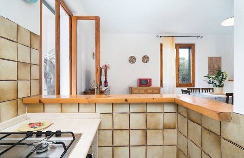 Orosei House | Holiday Home 'Villa Francesco P Terra' with Private Terrace and Private Garden