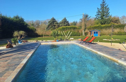 Laille House | Holiday Home 'Villa Pool Jacuzzi and Pétanque' with Pool, near La table du 6