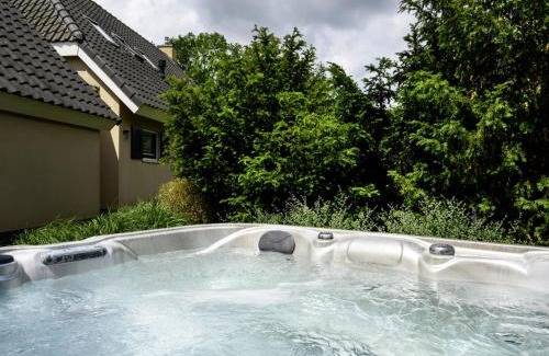 Vlagtwedde House | Holiday Home Vosseberghuis Prestige & Outdoor Spa by Interhome
