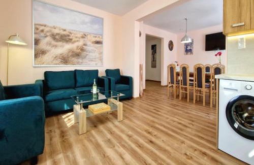 gmina Iwierzyce House | Holiday Home Wi niowa with Pool and Nature