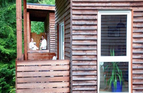 Grossbreitenbach House | Holiday Home with Garden