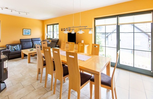 Friedrichshoehe House | Holiday home with garden and terrace in the beautiful Thuringian Forest