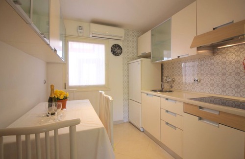 Mali Maj Apartment | Holiday home with garden, close to the beach, quiet location, family-friendly