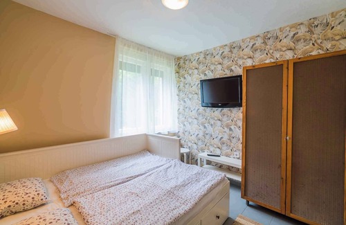 Siofok Aranypart House | Holiday home with pool and well-tended garden