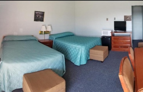 Sonora Hotel | Holiday Host Motel