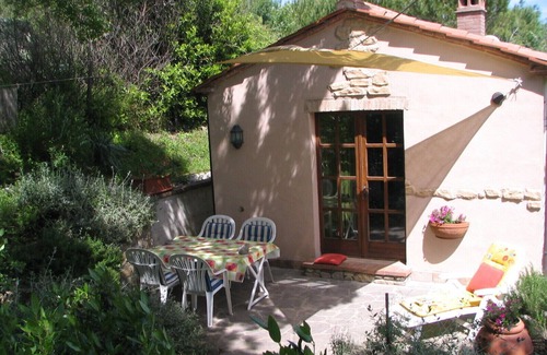 Civitella Paganico House | Holiday house for 2 pesons on small Estate with pool, near hot springs