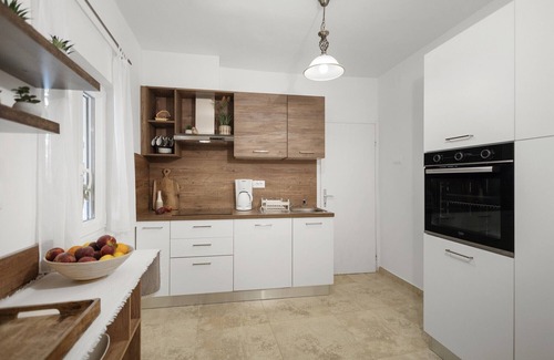 Melnica House | Holiday house Angelika * fenced garden, private pool, free WiFi