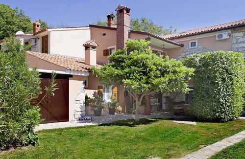 Melnica House | Holiday house Angelika * fenced garden, private pool, free WiFi