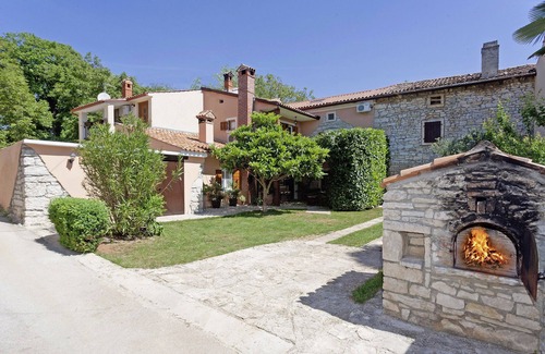 Melnica House | Holiday house Angelika * fenced garden, private pool, free WiFi