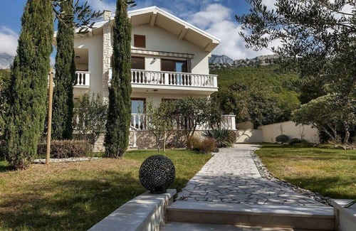 Promajna House | Holiday house Baška Voda for 1 - 6 persons with 3 bedrooms - Holiday home