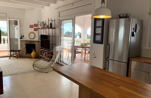 El Mas Fumats House | Holiday house in a unique quiet location - sea view - private pool - Internet