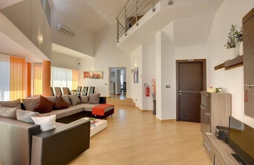 Valtura House | Holiday house Pula for 1 - 16 persons with 6 bedrooms - Holiday home