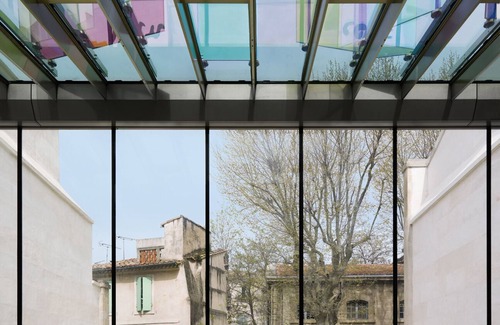 Arles City Centre Apartment | Holiday in Arles: Apartment with view of the Théâtre Antique 2