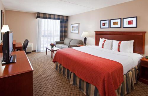 Roselawn Finance Hotel | Holiday Inn Cincinnati-Eastgate by IHG