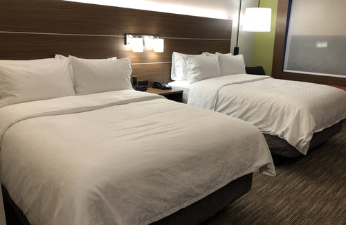 Sturtevant Hotel | Holiday Inn Express & Suites Racine by IHG