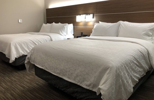 Sturtevant Hotel | Holiday Inn Express & Suites Racine by IHG