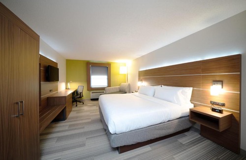 Prince Frederick Hotel | Holiday Inn Express Prince Frederick by IHG