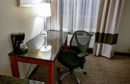 Greencastle Hotel | Holiday Inn Express Greencastle by IHG