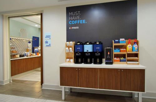 West Monroe Hotel | Holiday Inn Express Hotel & Suites West Monroe by IHG