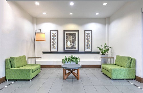 Clute Hotel | Holiday Inn Express Hotel & Suites Clute - Lake Jackson by IHG