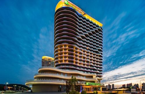 Longgang District Hotel | Holiday Inn Express Huludao Seaview by IHG