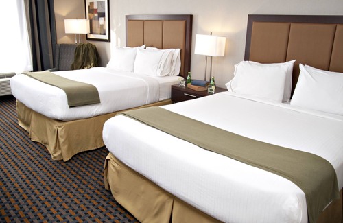 Pembroke Hotel | Holiday Inn Express Pembroke by IHG