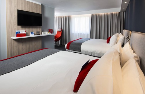 Portsmouth Hotel | Holiday Inn Express Portsmouth - North by IHG