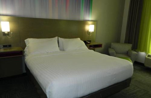 Shippensburg Hotel | Holiday Inn Express & Suites Shippensburg by IHG
