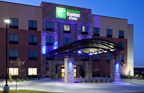 Fort Dodge Hotel | Holiday Inn Express & Suites Fort Dodge by IHG