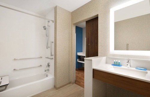 Wilder Hotel | Holiday Inn Express & Suites-Cincinnati South - Wilder by IHG