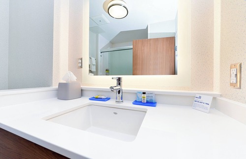 Elko Hotel | Holiday Inn Express & Suites Elko by IHG