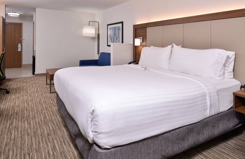 Lacey Hotel | Holiday Inn Express & Suites Lacey – Olympia by IHG