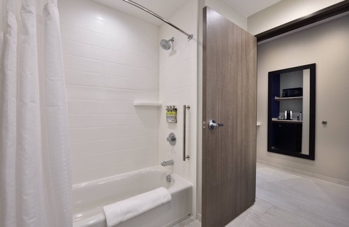 Spring Hotel | Holiday Inn Express & Suites Spring - Woodlands Area by IHG