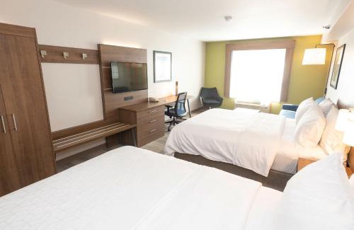 Iron Mountain Hotel | Holiday Inn Express & Suites Iron Mountain by IHG