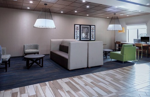 Roanoke Rapids Hotel | Holiday Inn Express & Suites Roanoke Rapids SE by IHG