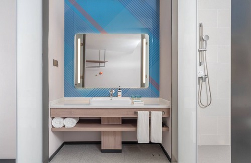 Jinfeng Qu Hotel | Holiday Inn Express Yinchuan Yuehai by IHG