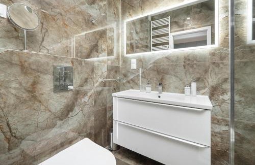 Polanica-Zdroj Apartment | Holiday studio with balcony, indoor pool, sauna