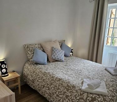 Sainpuits House | Holy Cottage