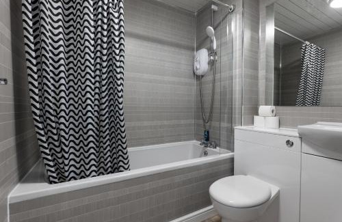 Gifford Apartment | Holyrood Duplex 3-Bedroom Apartment